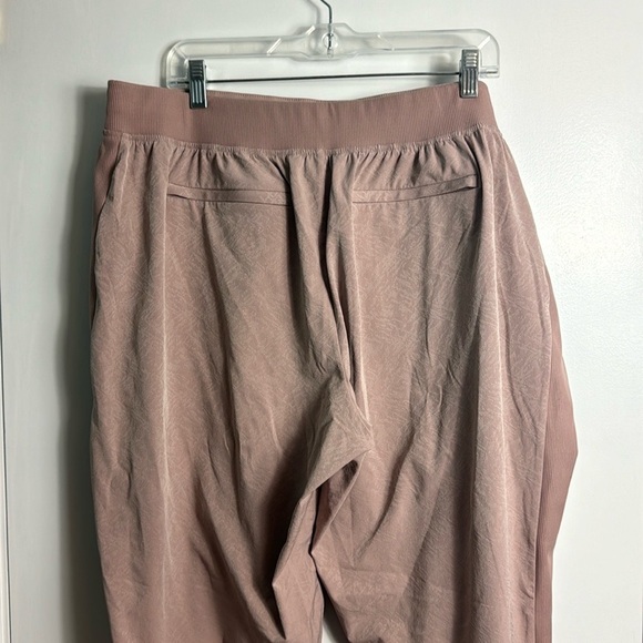 Athleta Brooklyn Textured Pant High Ankle Latte Grain Camo Pink Size 18 - Picture 5 of 14